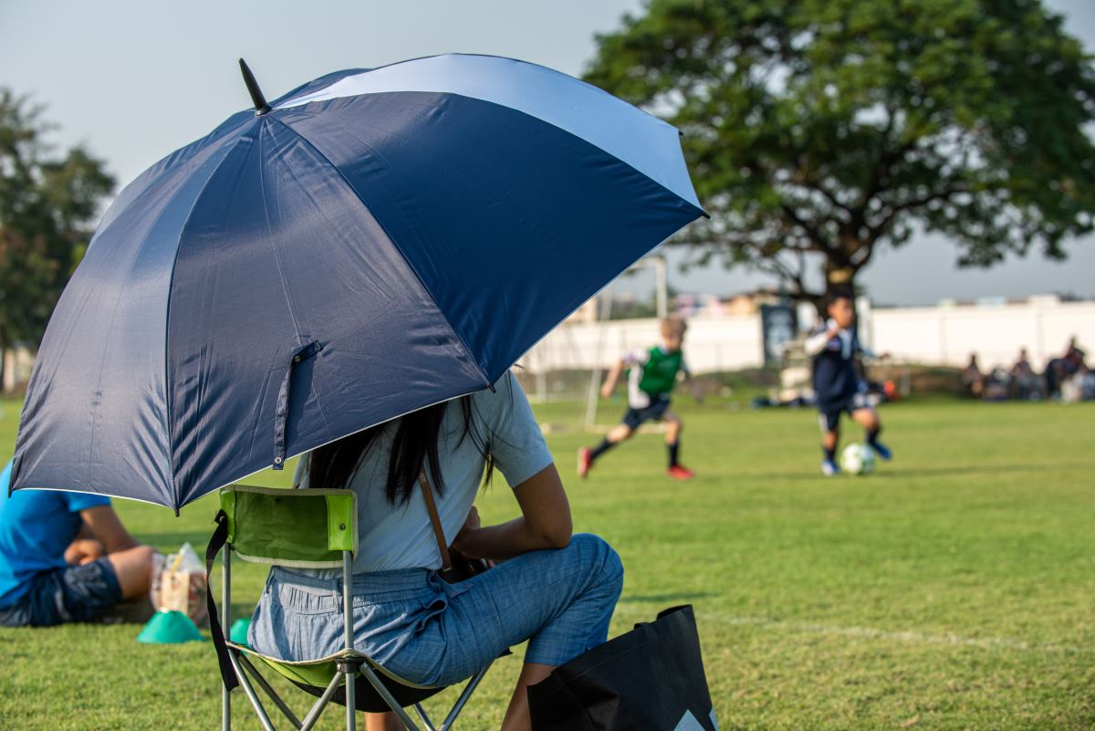 A Fall Sports Guide for Soccer Parents: Comparing the Best Chairs for Soccer Games - Gobi Heat