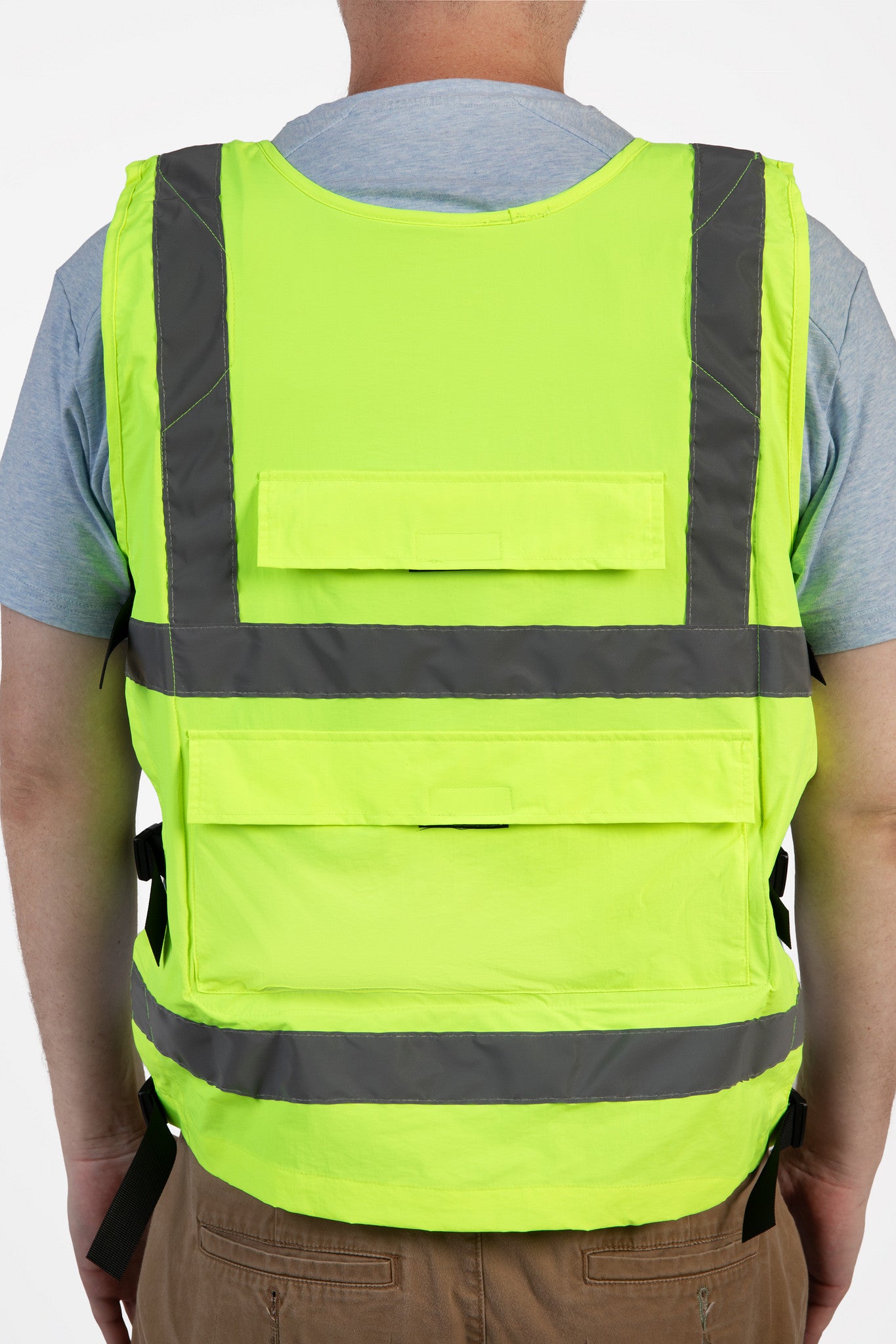 GOBI Breeze II high-vis unisex cooling vest studio photo (SOONA 2026)