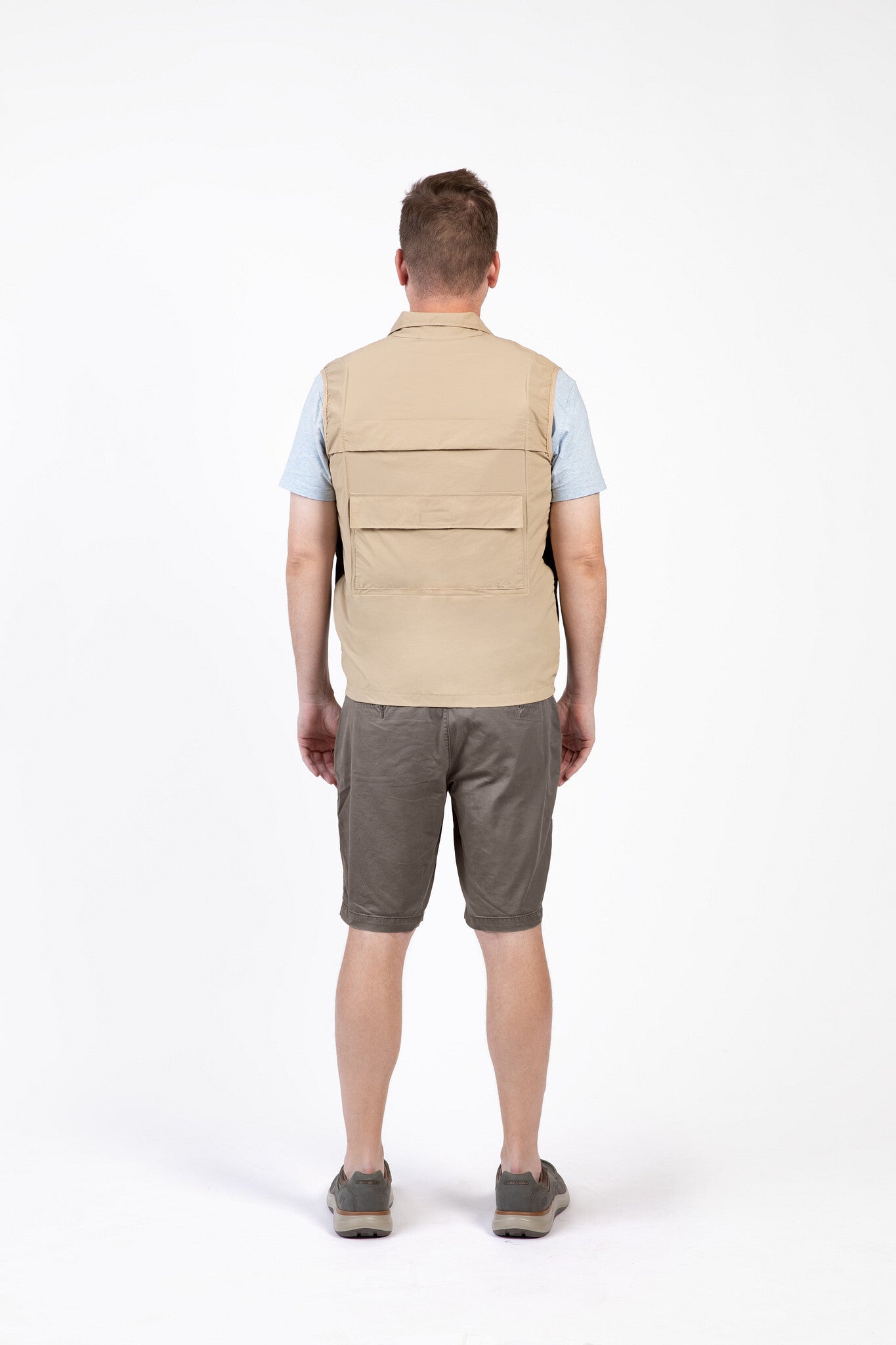GOBI Canyon men's cooling vest studio photo (SOONA 2026)
