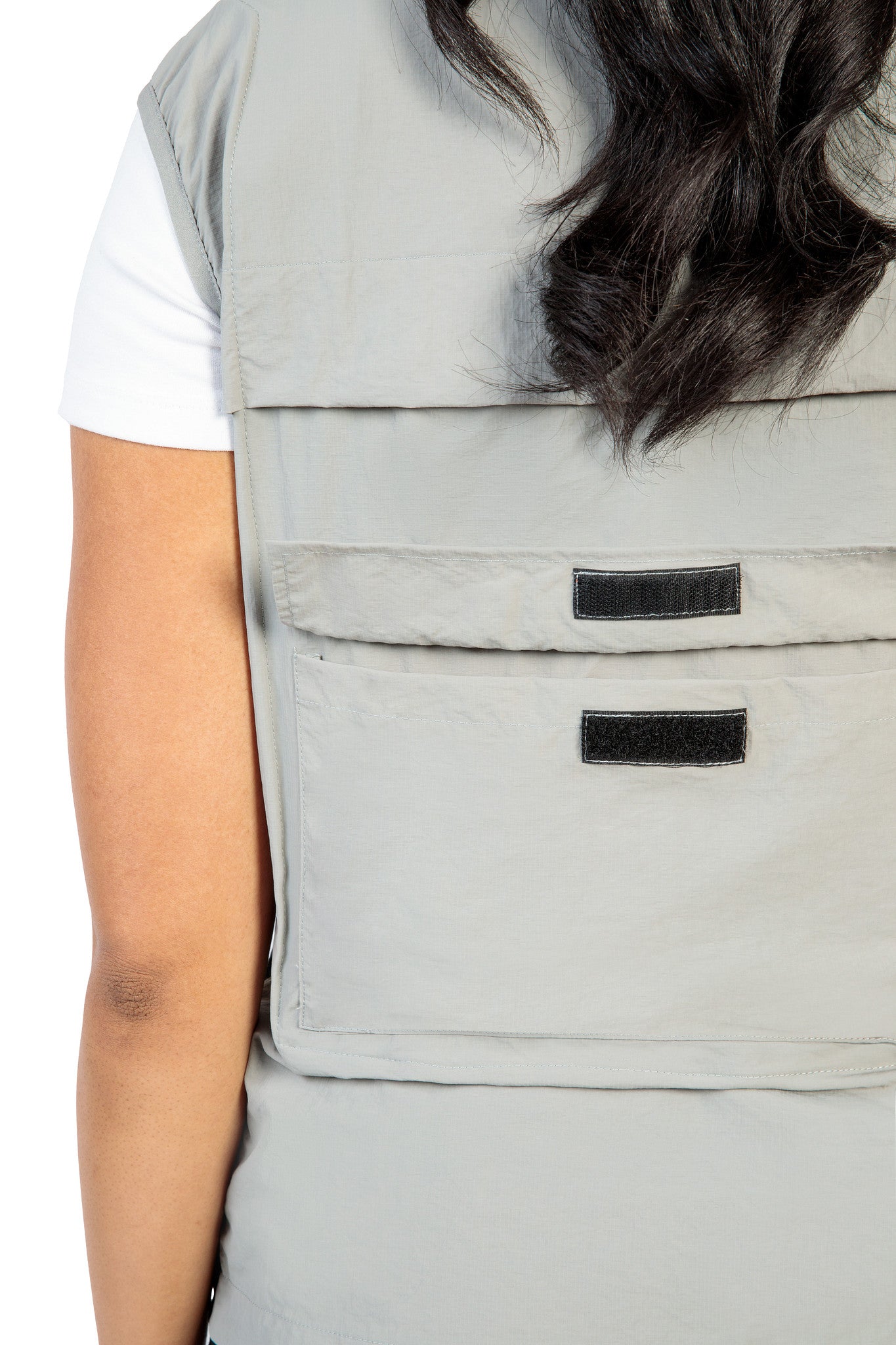 GOBI Canyon women's cooling vest studio photo (SOONA 2026)