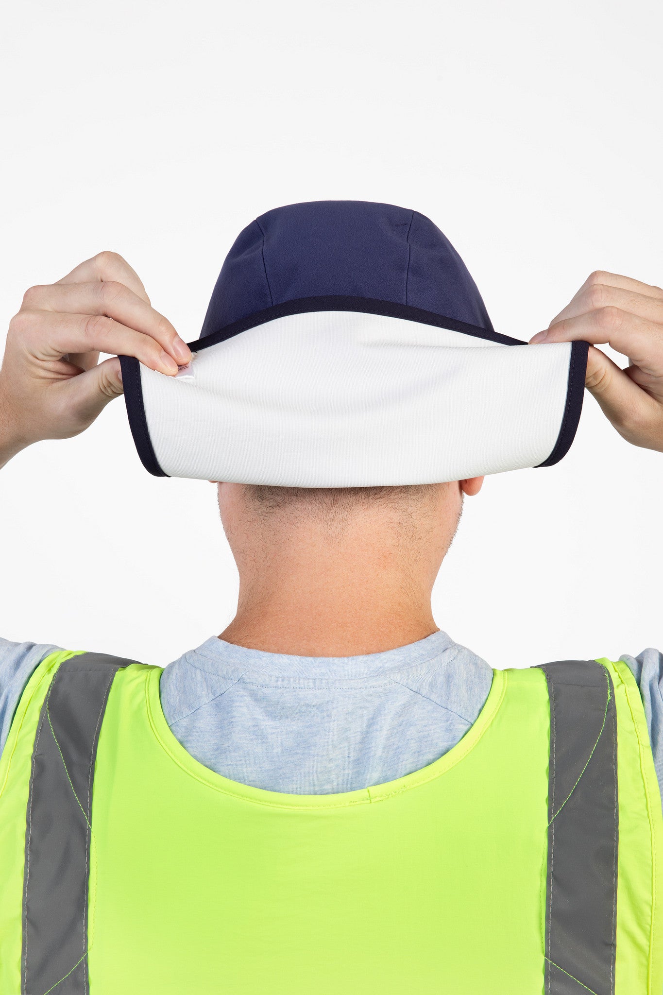 GOBI Strata cooling cap studio photo (SOONA 2026)